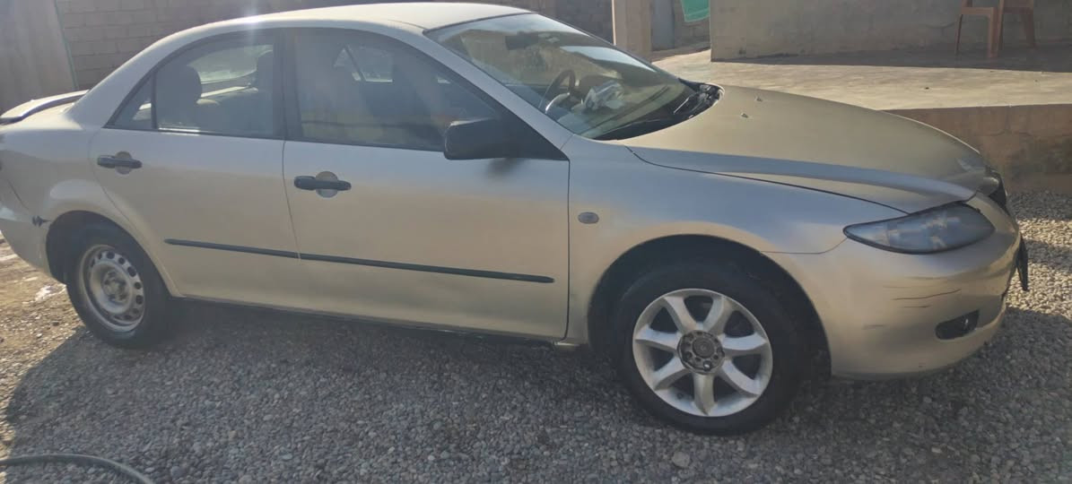 سلام عليكم
مازده ٦٢٦ موديل 2005كير محرك بشرط 
رقم نينوى سنويه بسمي ٣١جديده هزه جديده صدر امامي خلفي جديد تواير جديد دبلات جديد منضومت زنون شركه
صبق جماليه شرط بدون معجون 
(يرهم مراوس)
مكان القياره الاجمسه
هاتف ***********
