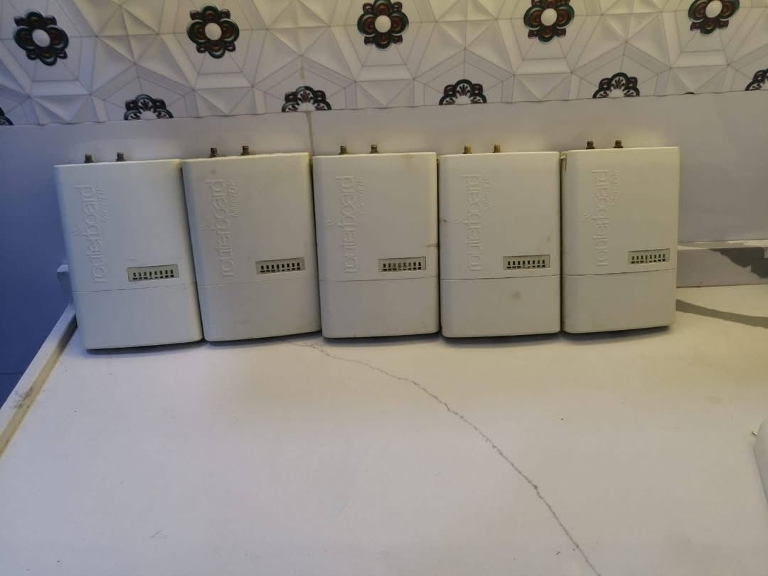 سكتر ubnt120 مع اسميات
912 G5 
سعرهن 100
متوفر توصيل


**إذا كنت صاحب هذا الإعلان وتريد حذفه لأي سبب، رجاءا أرسل رسالة إلى الدعم الفني**