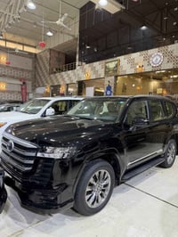 تيوتا لاندكروز 2024  GXR  بريم  (مغلفه بالكامل)  ماشيه 30  كفاله عامه ...