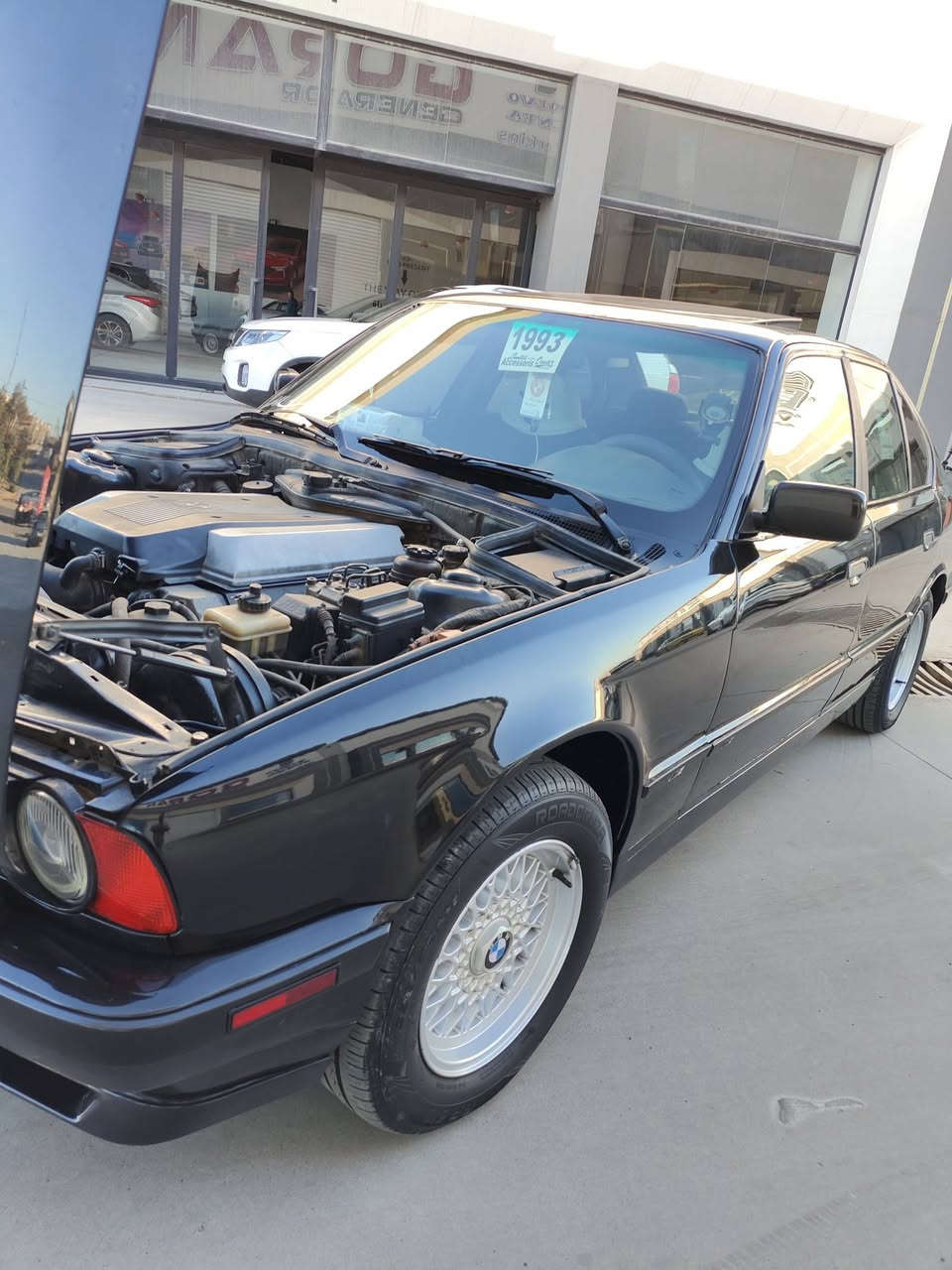 سلام عليكم1993 كيرعادي Bmw530. V8
سلايت طكتين بجم عريض 4جامات كهرب
طخم ويل خليه جديد وتاير مضيف وايرمنيه جديده لايت زينون كير والمحرك شرط 
بدون طخه صبغ جماليه شرط 
رقم نينوى انكليزي وكوبون بانزين ماستر 
ترايها وتحريكه ومعدل فول 
للتواصل 
***********
***********
مع الواتس اب
