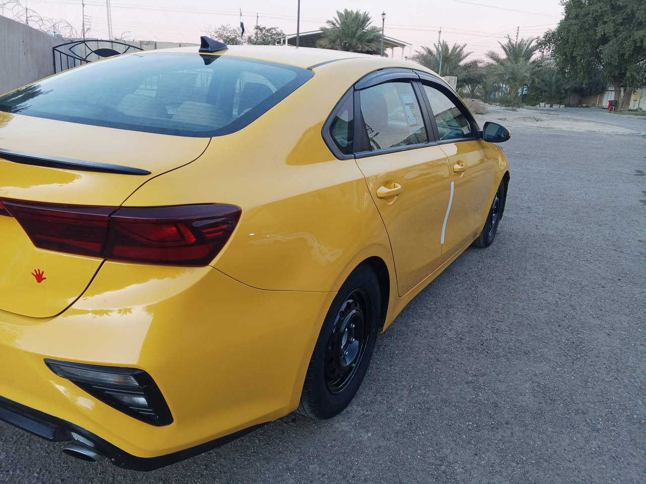 سلام عليكم فورتي 2019 مكينه 2000 دوش المكينه مفتوحه رواجز امبدله كير ايتي السياره فول عده البصمه والفتحه منضومه زنون جديد منضومه غاز تخم تاير جديد حادثهه امريكي جاملق ايمن امبدل ولغد بي طخه خفيفه ومصلح بنيد  نفسه ما امبدل بي تصليح ليبل واحد رادارات وحسسات السياره نضيفه هيئه وغرامات امصفره رقم الهاتف***********  العنوان بغداد شهداء البياع السعر 120 بيه مجال
