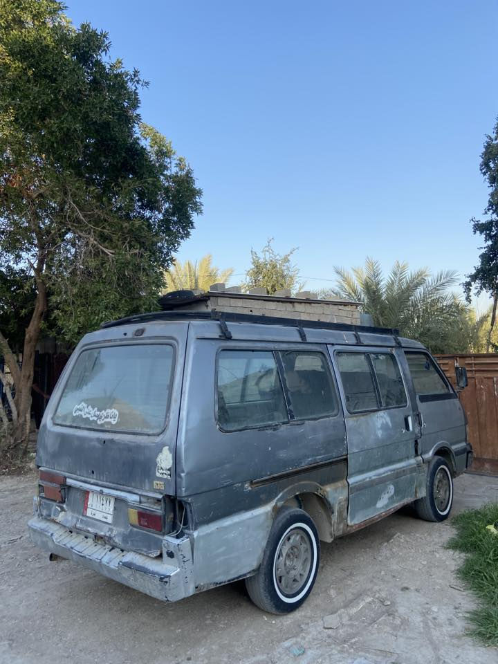 سلام عليكم كيه بيستا
موديل 1993 سنويه بنهاية 27 تسقط

مكينه بعدها ع سحك 

سياره خير من الله جاهزه مكان ديالى

***********
