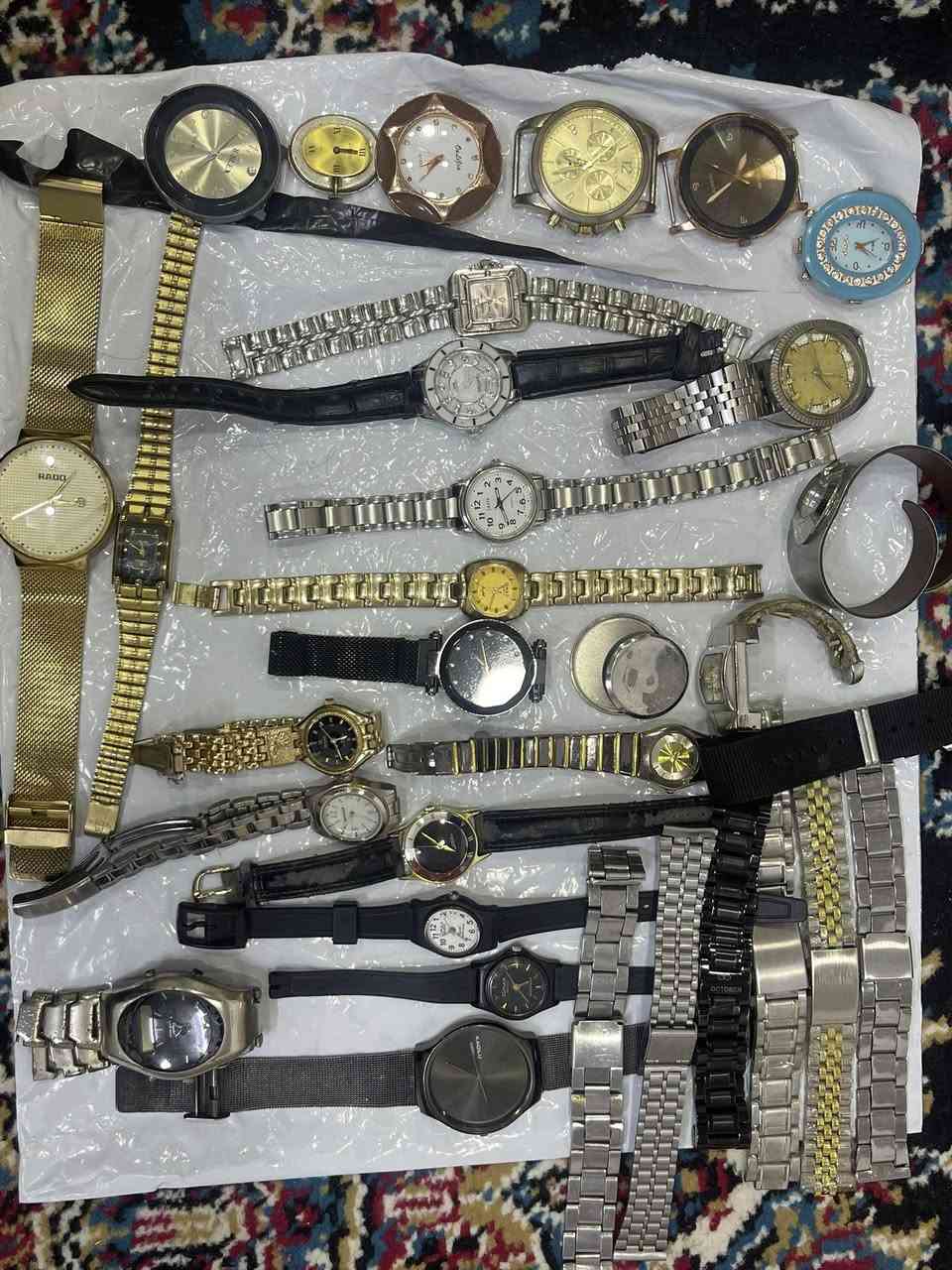 السلام عليكم ساعات كوارتز نص يشتغلن ونص يحتاج بطاريه ومن ضمن المجموعه ساعه واحده اوتماتيك عاطله رجاليه ريكو 
الساعات كلهم باله ومع سيوره  كل المجموعه 30 قطعه مع سيوره خلي سعر مناسب وآخذهم الف عافيه ورزق على الله


**إذا كنت صاحب هذا الإعلان وتريد حذفه لأي سبب، رجاءا أرسل رسالة إلى الدعم الفني**