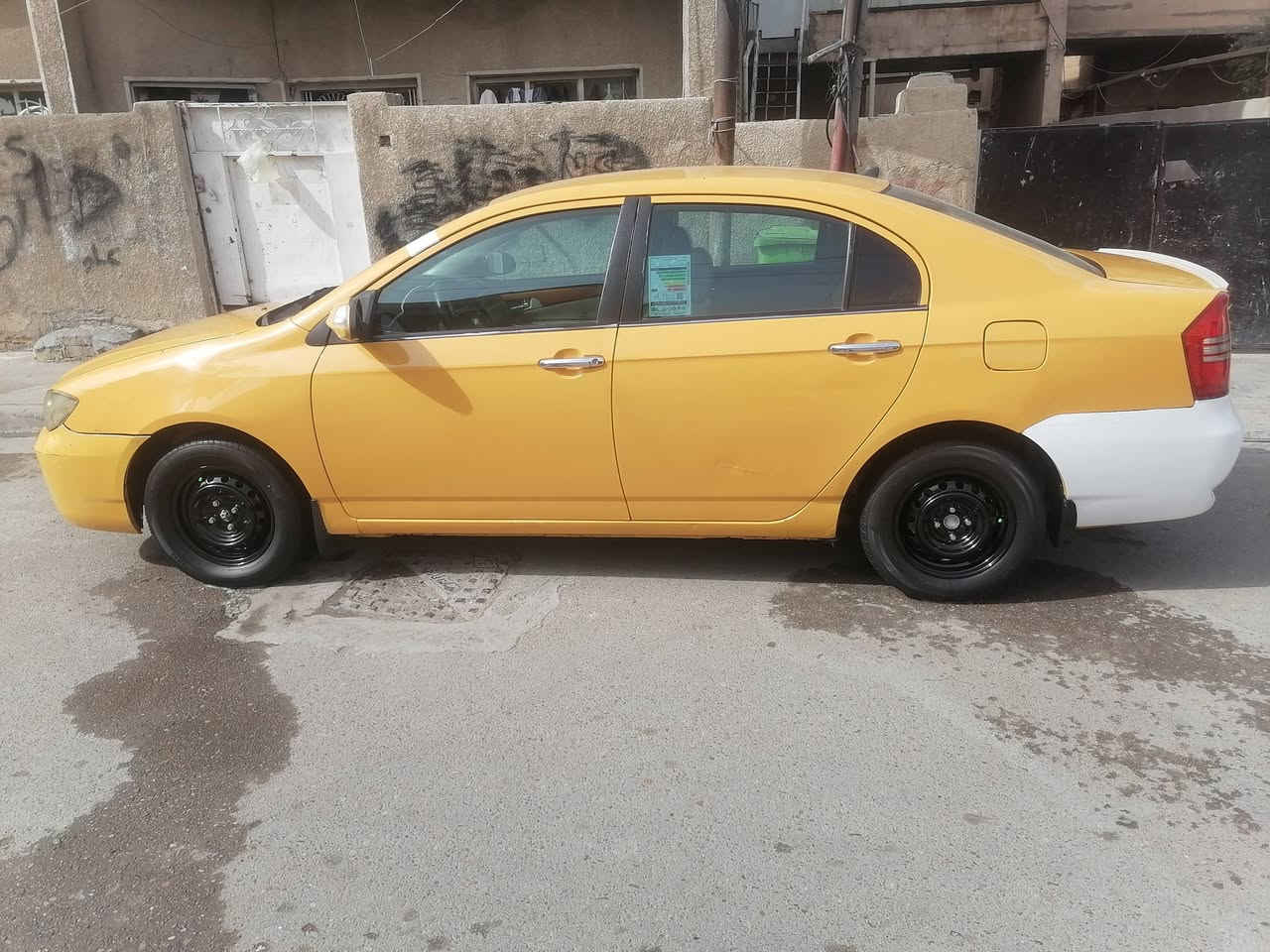 سلام عليكم سياره ليفان لبيع موديل  2012رقم بغدادالماني سنويه 27  سياره حلوه مثل الصوربعد احله السعر 46 بيه مجال  اني مكلف بل النشر  رقم الهاتف ***********الاتصال على هاذ رقم مكان بغداد
