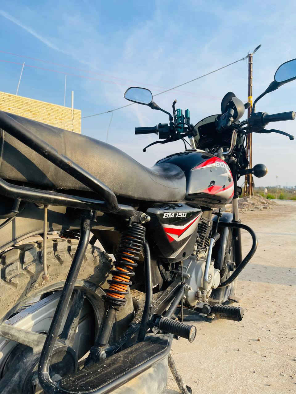 السلام عليكم
بوكسر مديل 23 مكفوله كلاسك 
العنوان/الشعله او الغزاليه 
السعر / مليونين 750 الف 
***********
