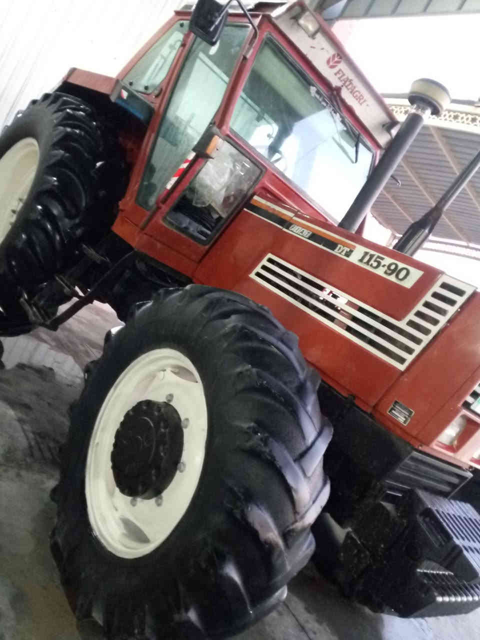 فيات حجم 115 رقم واسط فول عادي فول مواصفات اكسن بارز تكمه عريضه شاصي حنيه بك بالصفحه مكينه جاهز للعمل كهربائيات ١٠٠%
تايرات نص عمر مكينه جاهزه للعمل مكان واسط الزبيديه ***********
