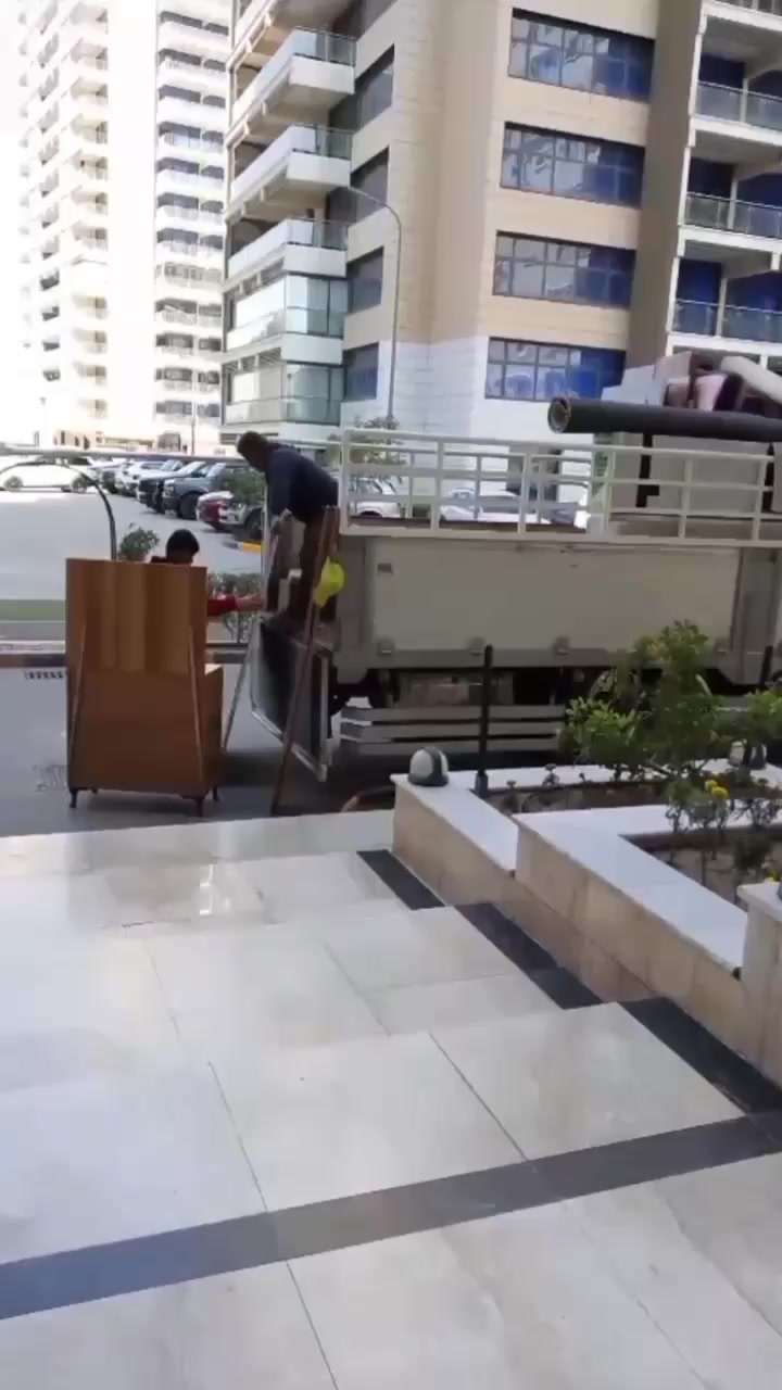 مكتب السلام لنقل الاثاث المكتبي والمنزلي مع فك الغرف النوم التركي والمليزي والعراقي  مع فتح ونصب السبالت الهاتف المحمول ***********
