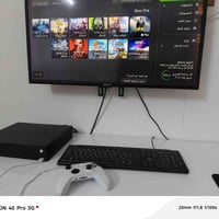 XBOX ONE X للبيع مع كامل ملحقاتها + مشترك التمت قبل 15يوم ولمدة 3اشهر ...
