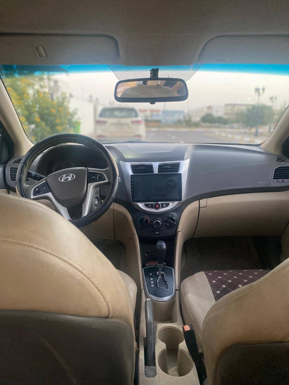 اسلام عليكم للبيع اكسنت خليجي موديل٢٠١٣ السياره مكينه وكير وحداديه كفاله مداور ثاني يوم السياره بيه رشات صبغ ابيع احزام السعر ٨٣ التواصل على الرقم ***********
