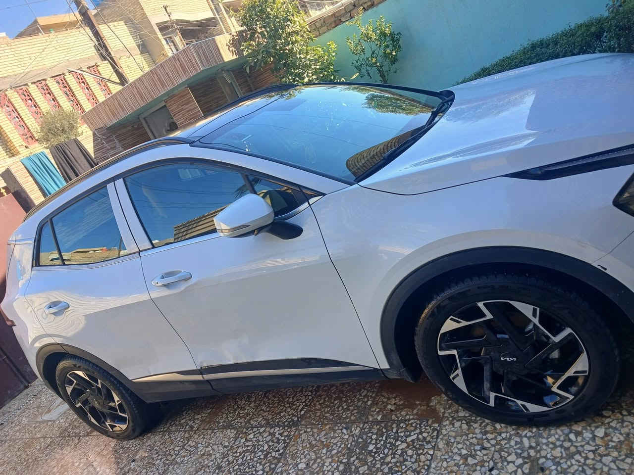 السلام عليكم 
سبورتج خليجي موديل ٢٤ وكالة نم  رقم اربيل
ماشية ١٠ الالاف مكفولة ماعدا طخة بالباب الأمامي الأيمن
بانوراما
بصمة ابواب 
بصمة تشغيل 
تشغيل عن بعد
شفتات بالستيرن
مانع انزلاق
تبريد قطعتين 
حساسات امامي خلفي 
هاند بريك دكمة
انظمة قيادة 
مكينة ٢٠٠٠ دوش
توقف ذاتي
مري شفط 
اشاير بالمري
بصمة عدد٢
وبقية المواصفات المعروفة السعر ٢٣٨ وبيها مجال بسيط الاتصال الرقم ***********
