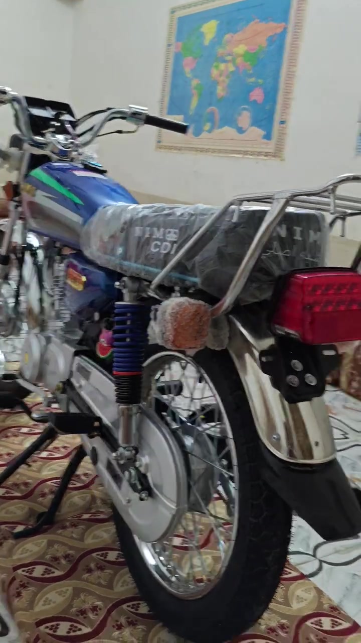 دراجه موديل. 2025 فول نظافه
شرط برغي مامفتوح بيها حته بنجر 
كهربائيات شغاله
اوراق سكنر كامله
سعر 700 قفل قفل 
وهاذا رقمي 
‏‪0786 923 8391‬‏
