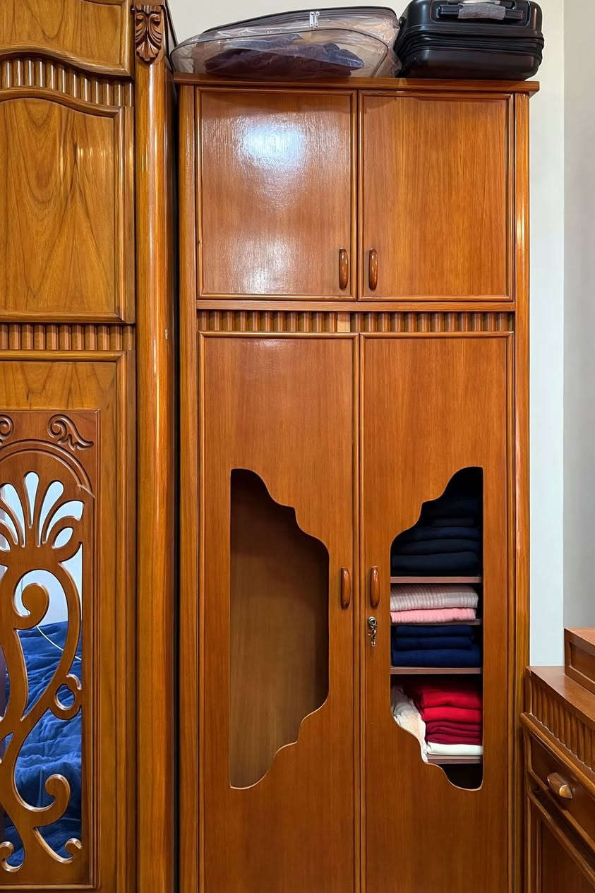 غرفة نجاره عرقية 
قريوله نفرين 
كنتور ٦ باب مع مراة داوره الظهر ارفف مقسمه 
مع محلق كنتور ٢ باب 
وميز مرايه 
طابورية 
 السعر مليون ونص 
٠٧٨١٣٩٠٠٨٢


**إذا كنت صاحب هذا الإعلان وتريد حذفه لأي سبب، رجاءا أرسل رسالة إلى الدعم الفني**