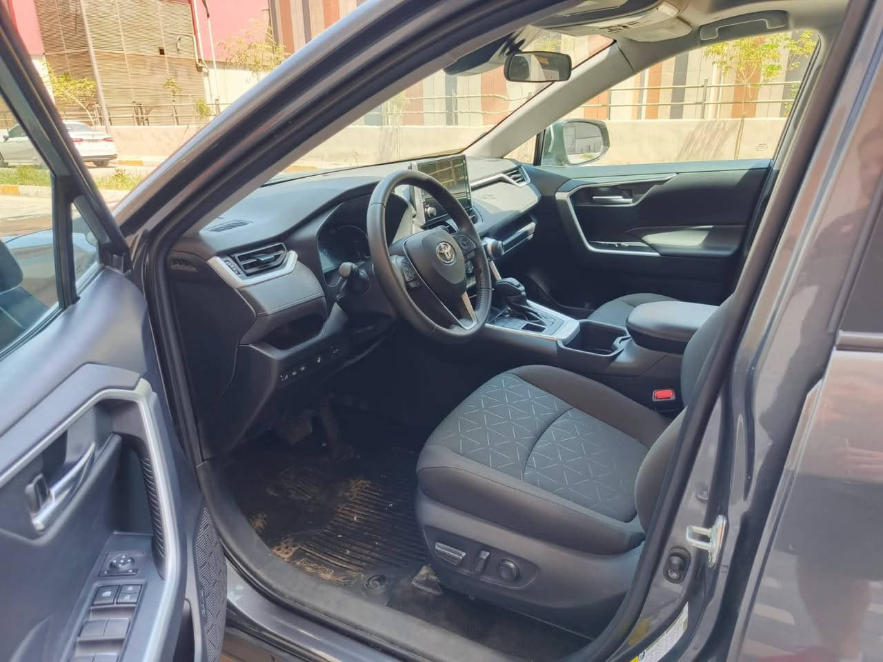 راف فور
موديل 2023
فول مواصفات 
xle
تحكمات ستيرن
رادار امامي
رادارات جانبية 
كشن كهرباء 
تدفئة كشن وستيرن
تبريد قطعتين 
اوتو هولد
اوتو ستوب
ماشية 13
3وضعيات قيادة 
3وضعيات مناخية للقيادة 
محرك 2500 اربعه سلندر
كير 6نمر 
سلايد روف
كار بلي مع البلوتوث
السعر 215 وبيه مجال 
مكان السياره الدوره 
***********
