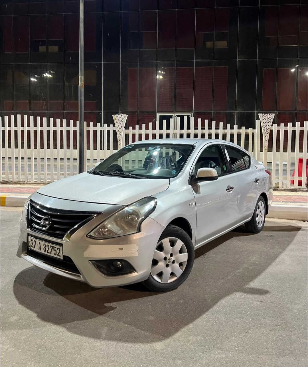 نيسان. 2024 
سياره كامله وجاهزه مابيه نقص ابد 
تدفئه تبريد 
ضربته جنطه من ورا مدفوعه ع السياره الكدامه وبيه جاملغ الامامي والبنيد مفتوحات مصلحات ومرجعينهن تصليح خفيف مقدمة البنيد فقط
***********
