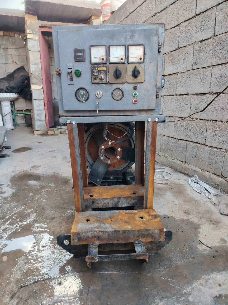 مولد بدون راس توليد شغال كامل للبيع مليون ونص مكان كوت سيد شاطي ***********
