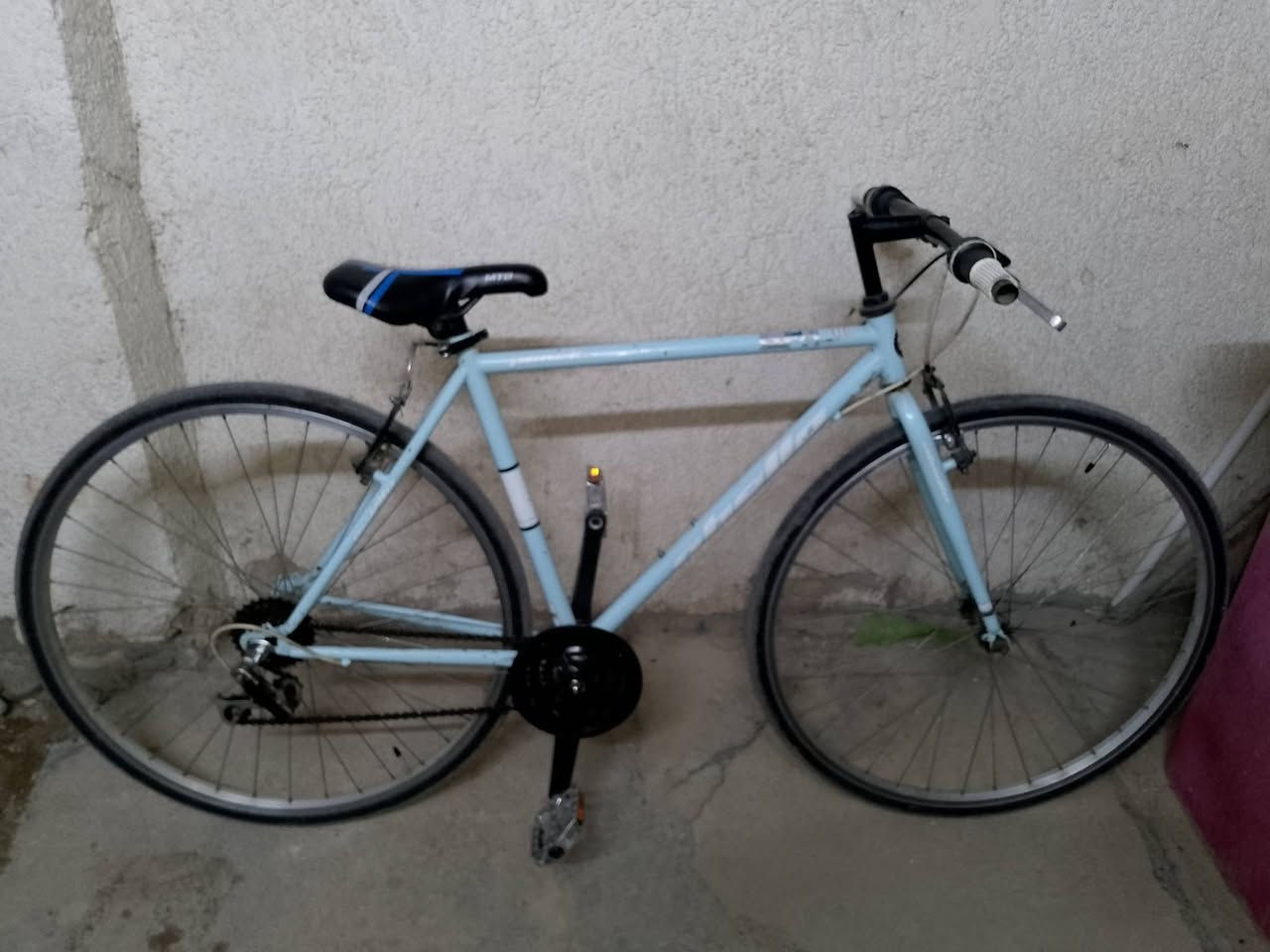 بايسكل c700/الحجم27/ويا غراض كامله/السعر  100 وبي مجال/مكاني بغداد الغزاليه (‏‪***********‬‏)
