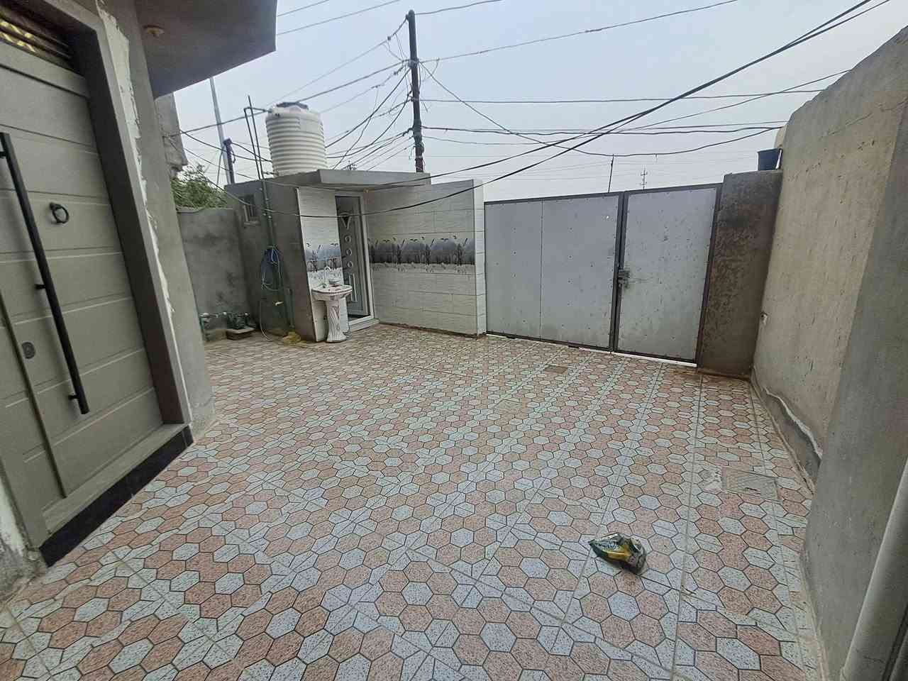 دار للبيع طابو زراعي بعقوبه باب الدرب شارع العام مقابل سكله السعيدي ١٥٠ متر السعر ١٢٥ للإستفسار ***********
