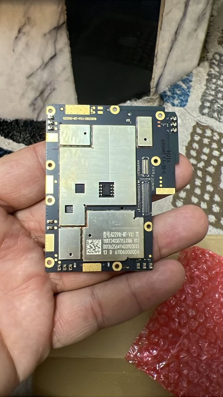 سلام عليكم عندي اكو نوع قطعتين اكو نوع 3 قطع 
وبعد اهواي دشغلات اجنا وياهن الي يريد صورباقي يدزلي واتساب ودزلة صورهن اعلى سعر ابيع ***********
