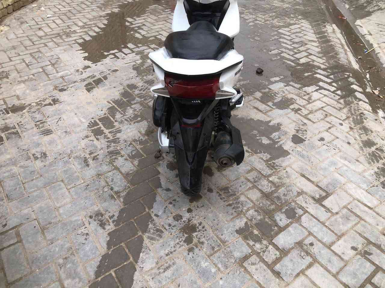 سلام عليكم
بيسي اكس البيع فقط 
مكينه ١٥٠
 حساس تدفئ 
حساس زدحام حساس ستان 
دراجه حلوه ونضيفه تجي جيب وياك فيتر وتشلع عيوني 
مدينة الصدر
رقم/‭٠٧٧٨ ٣٥٠ ٦٨٨٠‬
سعر/واحد ٧٠٠
