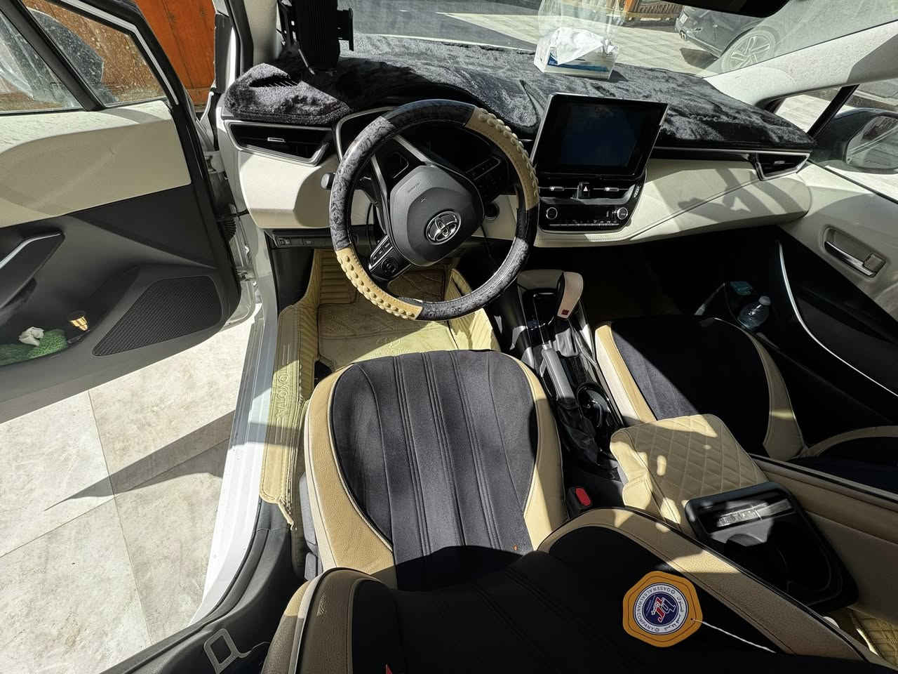 السلام عليكم 

تويوتا كورولا ساز للبيع 
 موديل 2025 مكاني بصرة 
اخذتها زيرو وحاليا ماشية 4 الاف كيلو 
فول مواصفات 
ضمان شركة ساز 
صيانة مجانية الى 40 الف كيلو دهن وفلاتر على الشركة 
السيارة على وضع الوكالة كفالة عامة من كلشي 
تحويل او وكالة جاهز 

سعر البيع 204 ورقة و بيها مجال 
للاستفسار اتصال او واتساب ***********
