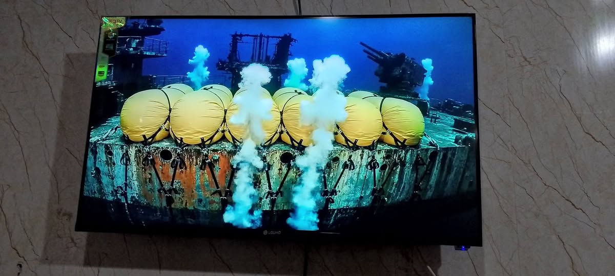 شاشتين للبيع صغيرة وكبيرة للاستفسار الاتصال على الرقم ***********
