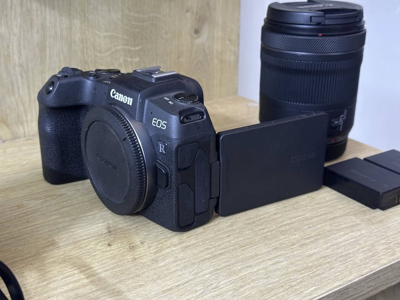 كاميرا كانون Rp للبيع نظافة 100% هي وغراضها

وياها عدسة

Canon RF 24-105mm f/4-7.1 STM 

+ بطاريات عدد اثنين + شاحنات عدد ٢

السعر : 1,200,000

المكان: بغداد


**إذا كنت صاحب هذا الإعلان وتريد حذفه لأي سبب، رجاءا أرسل رسالة إلى الدعم الفني**