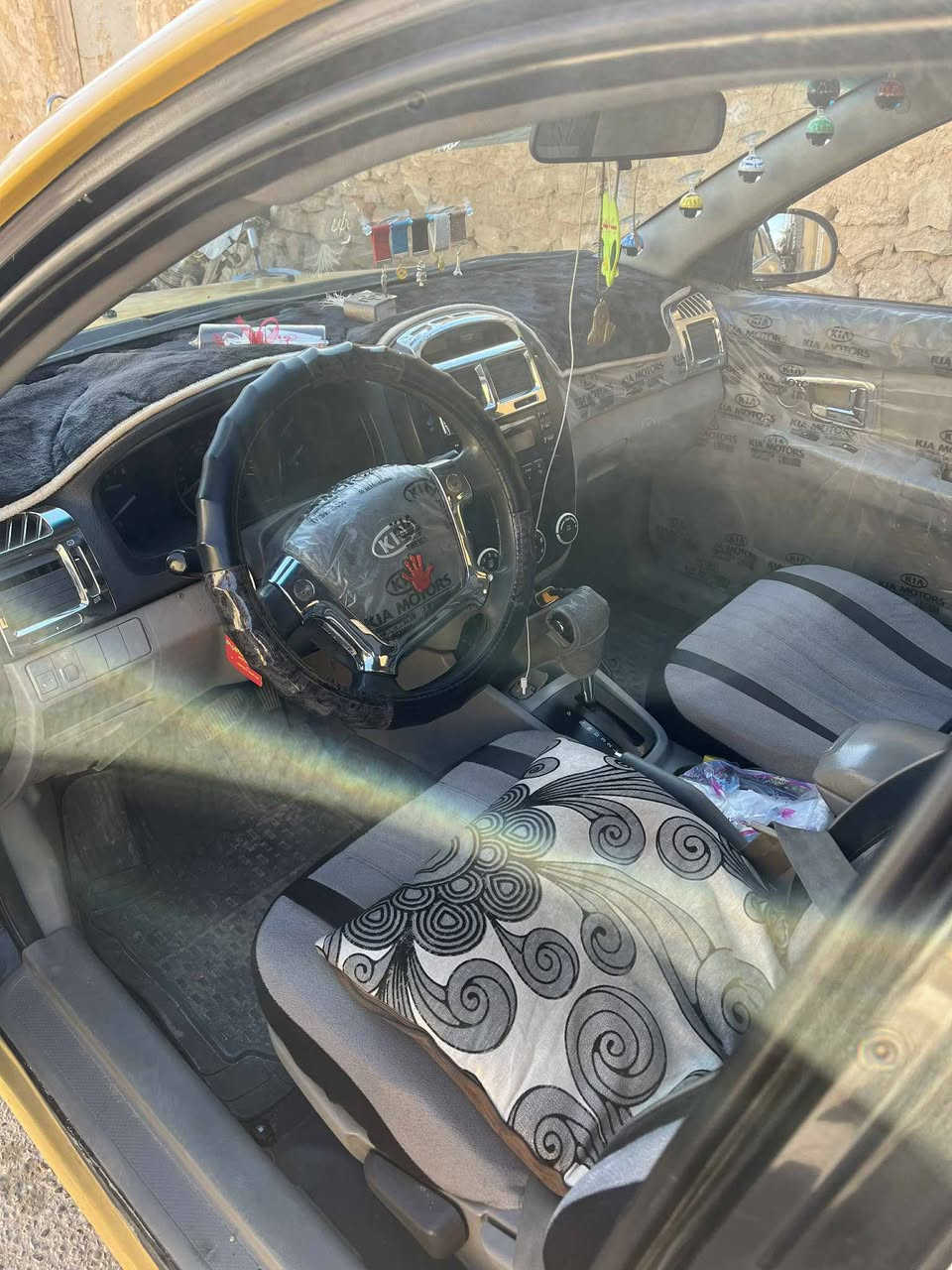 سبكترا مديل ٢٠٠٩ محرك ٢٠٠٠ وارد امريكي
رقم بغداد الجديد الإنكليزي السياره حلوه حادثها  جاملغ امامي بدون دواخل 
سياره جاهزه السعر  83 بيها مجال بسيط 
***********
