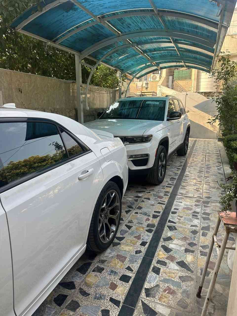 سلام عليكم شباب  جيب 2024 بلكن مكينه 2000 تيربو هايبرد شحن منزلي سياره بيه فقط بارد بحافة بنيد صور امريكا وصور سونار مرفقه بالمنشور سياره فول موصفات 1/1 ام 3 شاشات  ماشيه 19 الف  مكاني بغداد.  سعر 34000$ ***********
