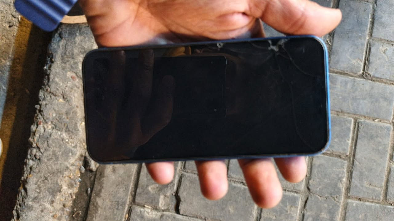 ايفون 13 عادي نضيف جدا جدا ممفتوح
ذاكره 128 
بطاريه 94 
جهاز مخزن ضمان ماستر بشهر 12 خلص 
هاي المفطوره اللزگه مال شاشه
وجهاز نضيف مابي شخط امانة الله
مكاني بغداد / البياع / حي العامل 
سعره 450 وبي مجال جهاز نضيف بمعنى الكلمه


**إذا كنت صاحب هذا الإعلان وتريد حذفه لأي سبب، رجاءا أرسل رسالة إلى الدعم الفني**