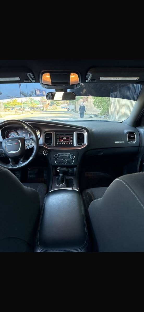 جارجر sxtموديل 22 رقم اربيل ب اسمي
ماشيه38 ميل صور الحادث موجود بلصور بدون دواخل بدون ايرباك البنيد محدث بدون ضرر 

سعر 227 وبيهه مجال مكاني بغداد ***********
