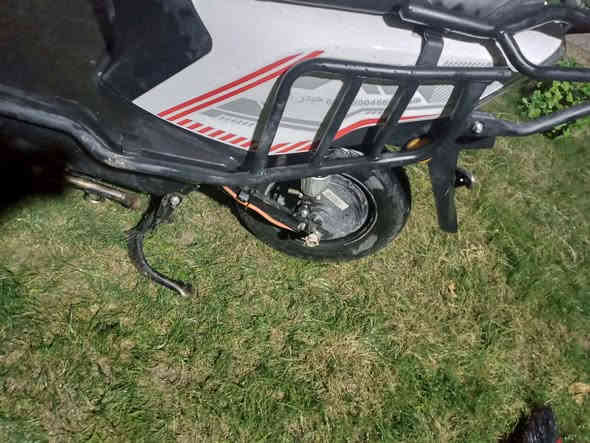 نقص الجاملغ امامي ))) دراجه شحن معروفه تفاصيلها بطاريات 🔋6 تشتغل ع كرت وبعد شغلها مابيها كلشي دراجه 
وصلت بيها لل تاجي خير من لله مكفوله. دراجه مكان طارميه   800 ((((***********)))
