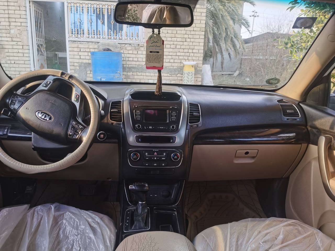 سورنتو 2015 خليجي فول بصمه تشغيل وبصمه ابواب 6 سلندر 7 راكب ثلاث قطع تبريد حساس امامي خلفي اشاير بالمري كامرة خلفيه مري شفط كشن كهرباء بردات تحكمات ستيرن رقم بغداد دولي باسمي السعر 185   وبيها مجال *********** وسونارها موجود
