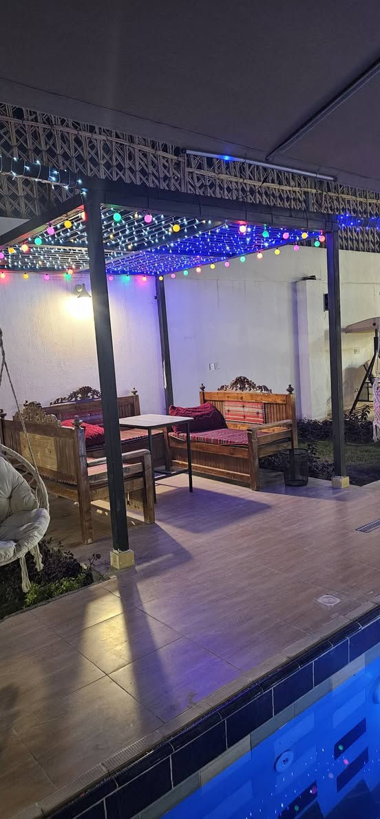 متوفرة شفتات صباحي ومسائي وكافة الايام للحجز والمناسبات وتساب *********** موثقة بتطبيق اجرلي مزرعة الياقوتة. جديدة جدا
