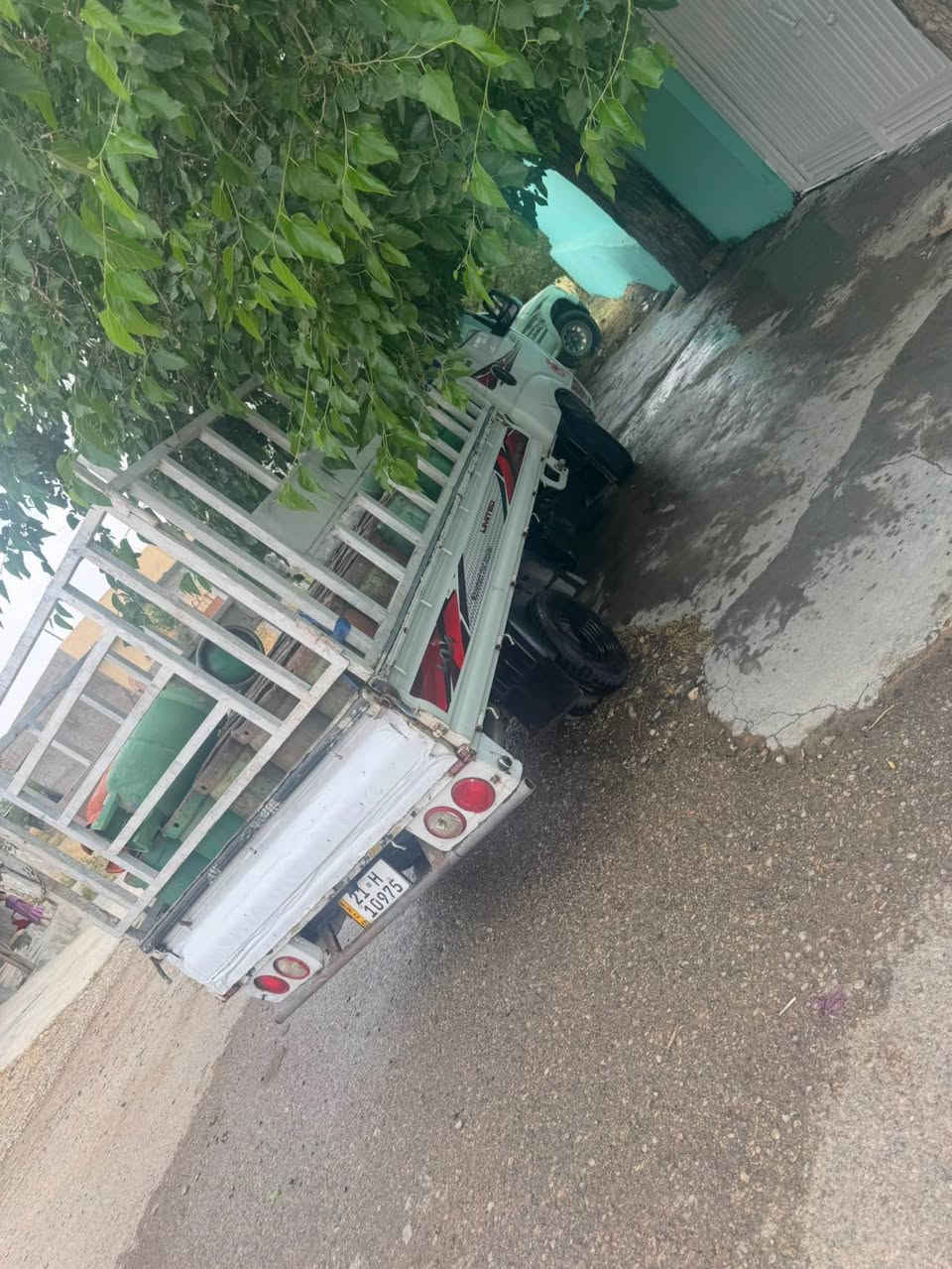کیا ٢٠٠٦ ٣٠٠٠ مەکینە سپی رەقەم سلێمانی سەنەوی تا ٢٠٣١ تازەیە ٦ تایەی تازەی لە ژێرایە تازە گۆراوە کارەبایتی گیانی هەموی مەزبوتە گێڕ و مەکینە بە شەرت سعر ٧١ گەڵا
*********** لەبازیانە سەیارەکە Singapore

