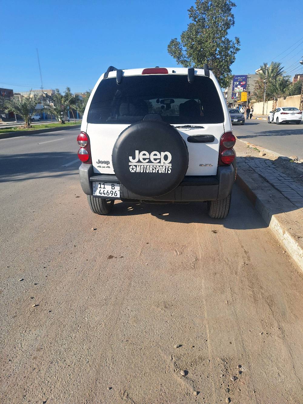 سلام عليكم ..
جيب لبرتي ٢٠٠٧ ماشية ١٨٤٠٠٠
نظافة كشرها مثل ما موضح بالصورة 
رقمها بغداد و مكينة و كير و تبريد خير من الله 
عارضها 75$ ورقة و بيها مجال بسيط 
مكاني الزعفرانية  ***********