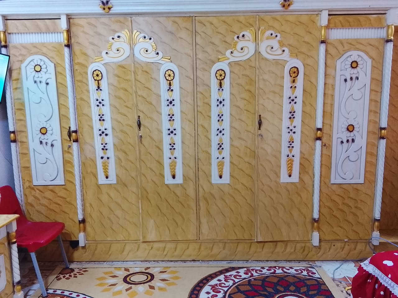 سلام عليكم اخوان غرفه 4قطع جديده (شغل عراقي جوده عاليه) صارلها سنه ونص من اشتريتها اريد ابيعها (سعر مليون ربع) بيها مجال لشراي فقط للاستفسار رقم الهاتف ***********عنوان البصرة  ابوالخصيب
