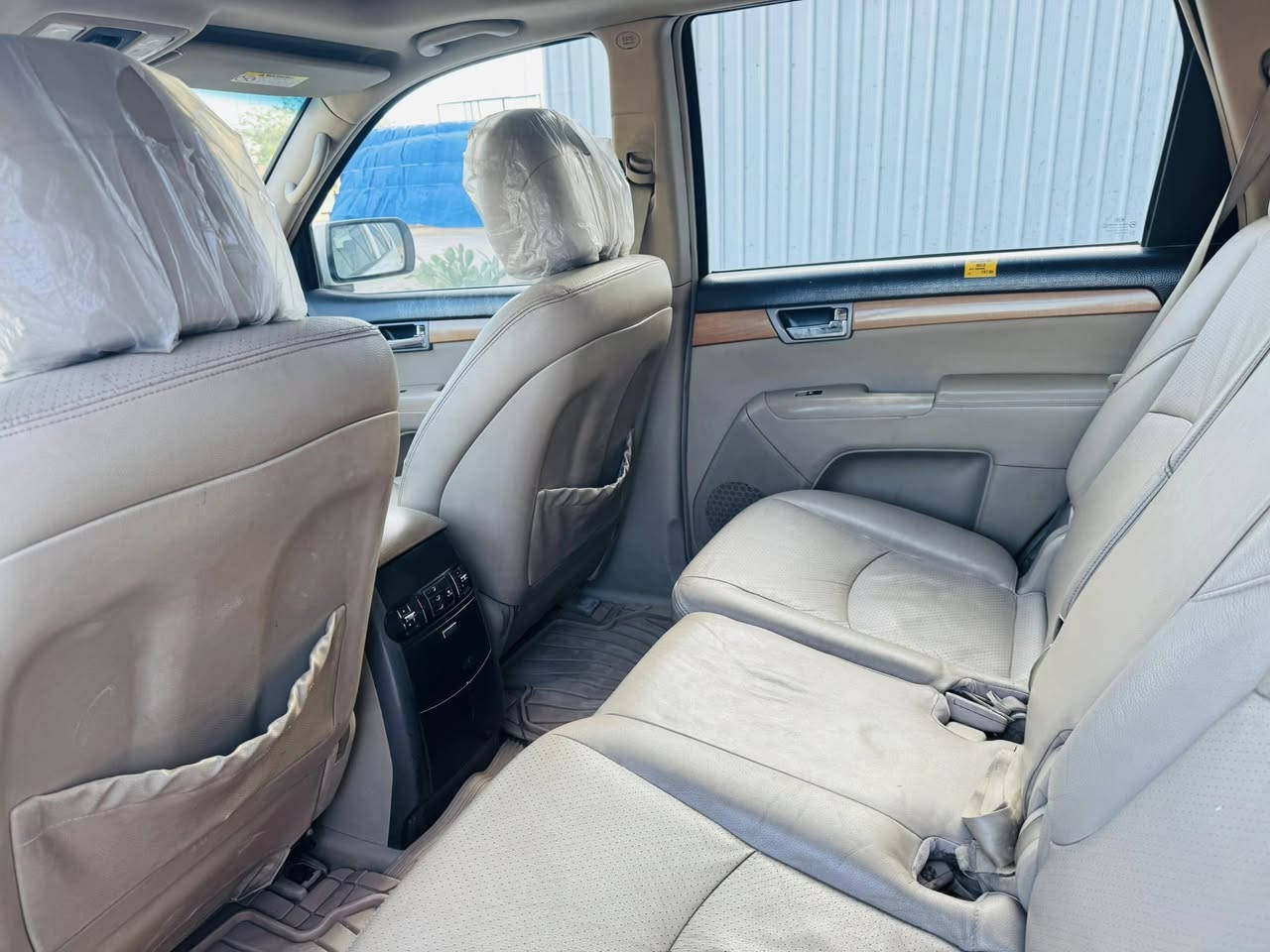 السلام عليكم 
للبيع كيا مهافي موديل 2011 كفاله عامه. ماشيه 132
الموصفات 
فتحه
بصمه 
كشنات جلد
كشنات كهرباء
كشنات تدفئه تبريد
كأمره
تحكم ستيران جهتين
مكينه 6 سلندر
سياره بيه موصفات بعد
العنوان بابل سده الهنديه 
***********
