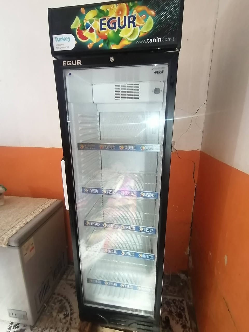 ثلاجه براد للبيع مستعجل بعده جديد استعمال بيت ماداخل تصليح تركي اصلي *********** واتساب موجود
