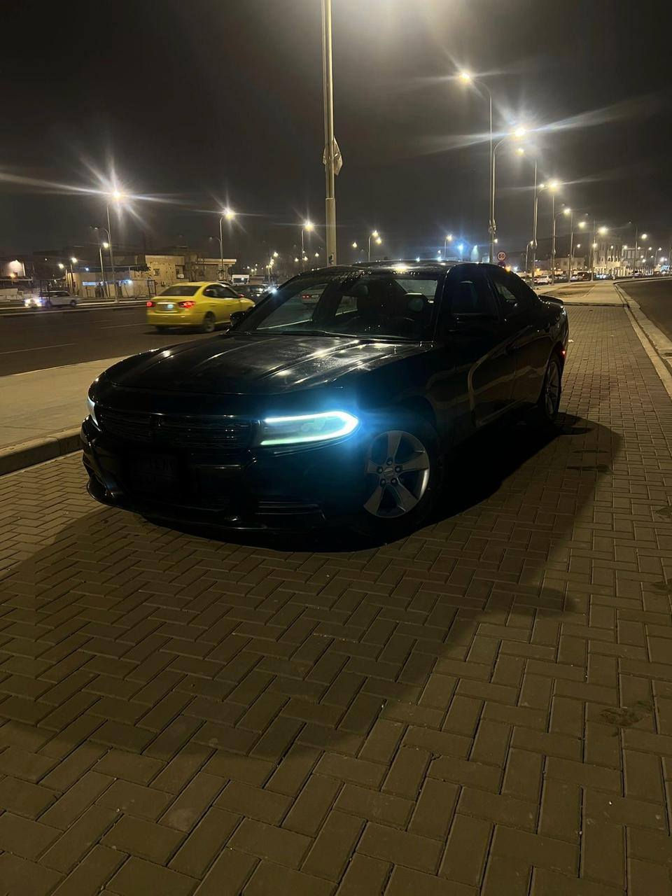 السلام عليكم جارجر موديل 17 سياره جاهزه  كصه فقط قماره  السعر 70 وبيه مجال الرقم بيه وتساب ***********عنوان بصره
