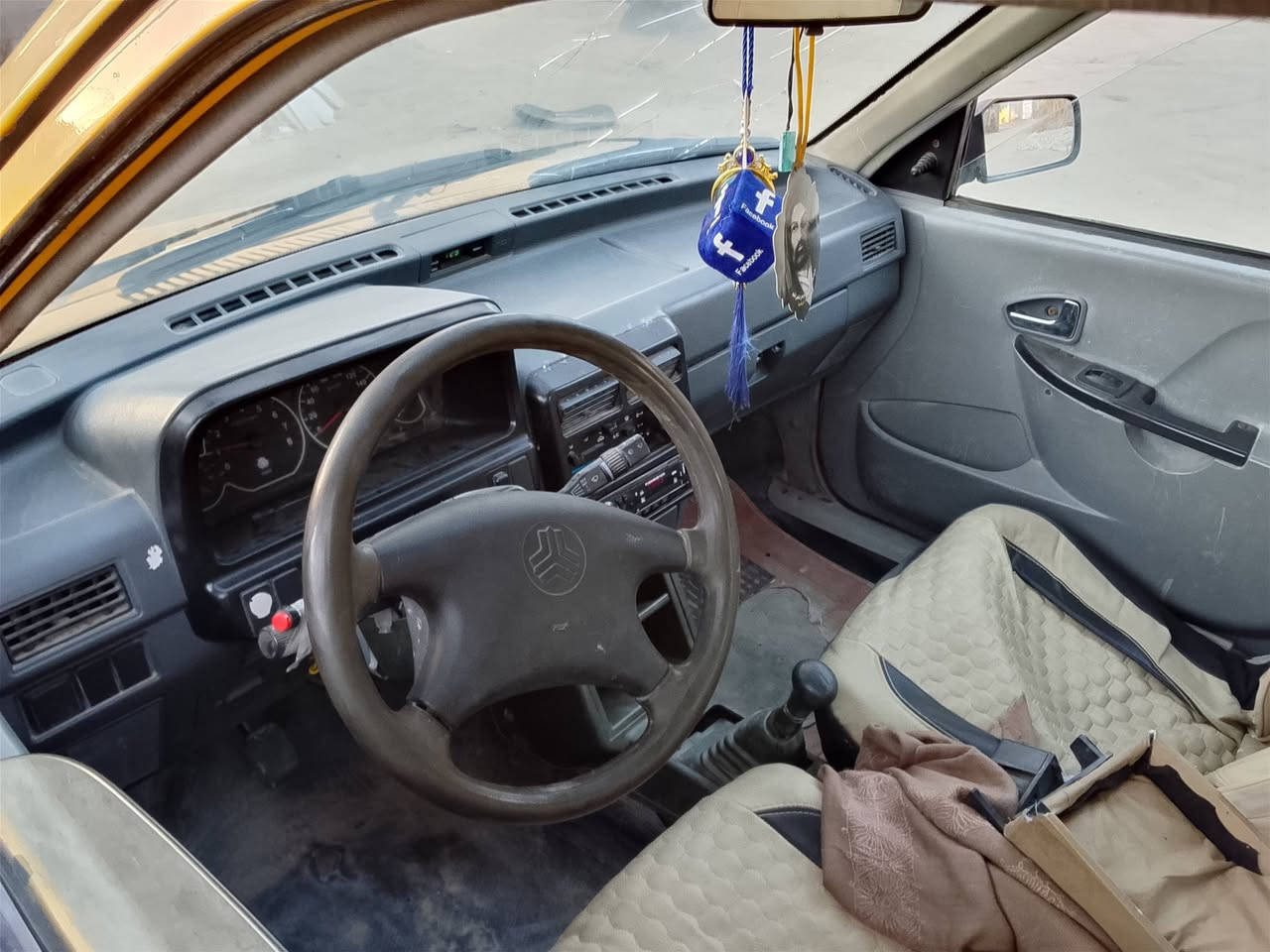 سايبه موديل 9 شواصي وكير ومكينه كلهن انضاف
مالكه موجود هيئه عل مشتري غرامات ماعليه 
كهربائيات كله شغاله رقم قادسيه الماني تايرات 
نص عمر حداديه ستوني مسويه 17 وبيه مجال
*********** الديوانية غماس
