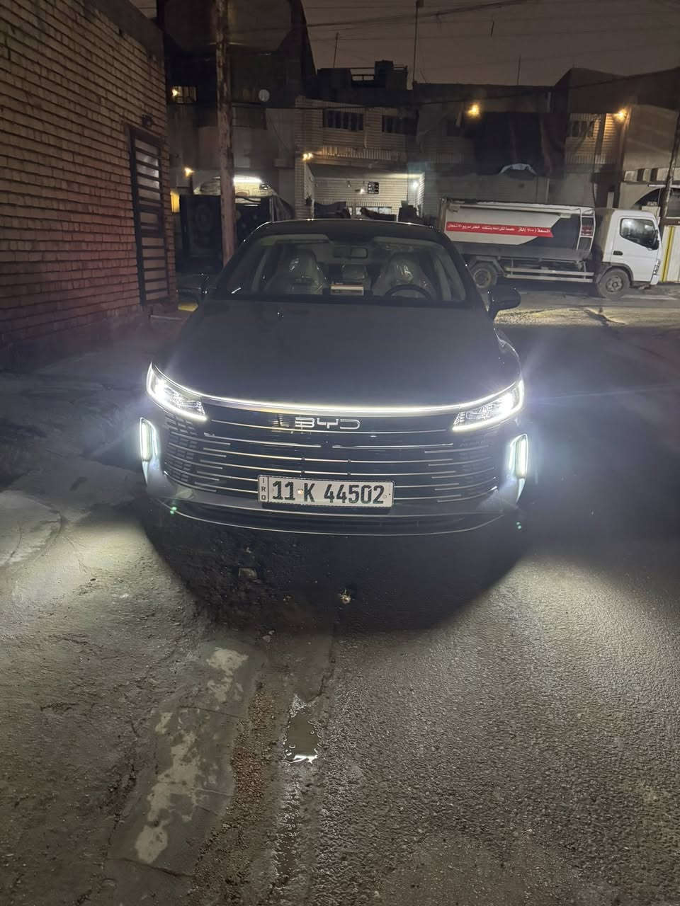 بي وادي ديستروير 2025  كارت بصمه بلكن هايبرد بتفويله تمشيك 1500 كيلو
ملاحظه ملحقات السياره اصليه كارت اصلي + شاحن اصلي + منفاخ + فوم معالج تاير + بصمه
مثبت لوحات سنويه باسمي
محرك 1500 هجين تنفس طبيعي هايبرد + بانزين + شحن ذاتي + شحن خارجي
بصمه تشغيل + تشغيل عن بعد
السياره مرتبطة بذكاء الصطناعي حسب قيادتك تصرف بانزين
كير ماوس
فتح باب كارت انفسي
تبريد قطعتين
شاشه قلاب + كار بلي
جلد ابيض
بكلايت ليد متصل اشاره خلفيه نشره لكزز
لد + اشاره ليد لايت + لايت زينون
هاندر بريك بصمه + اوتو هولد
تشغيل فقط لمس للبريك
حساس خلفي + كامره خلفيه
حساس ظغط اطار
لايت اوتو
اشاير مري
ويل كب حجم 16 كروم

+منضومة لدات داخليا 4 بوب ودشبول 
+لدات جوة داعميه و بل بنيد 
تخم لايلون للكراسي سياره كامله صارها بحدود الشهر
لاستفسار ***********
