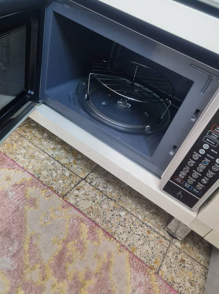 الفرن50المايكرب50والطباخ 350 كلش نضيف لمس كله شغال بغداد, العراق


**إذا كنت صاحب هذا الإعلان وتريد حذفه لأي سبب، رجاءا أرسل رسالة إلى الدعم الفني**