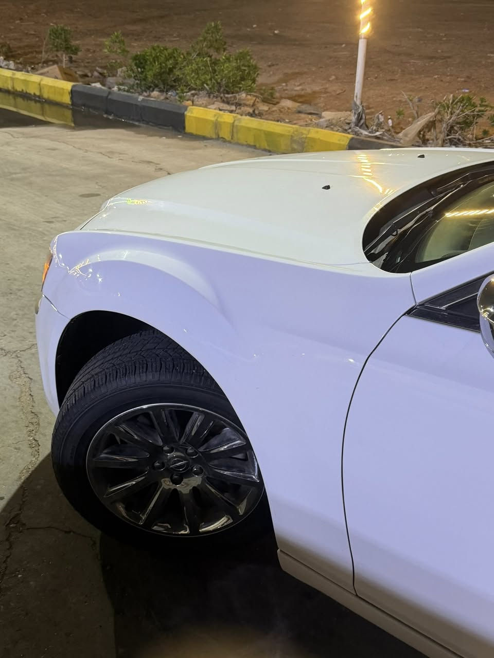 سلام عليكم اوباما لبيع موديل 2012 كفاله عامه عده بارد شويه كنديه سياره جديده حيل رقم دهوك منتهيه سنويه وكاله تحويل ماكو شكال ويل جديد تخم تاير جديد حداديه اي نقص ما بيه مكانه بصرة  ***********
