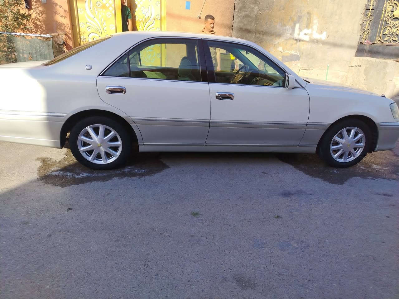 سلام عليكم جنون ادوات كفالة عامة 
٣دكم محرك ديفور الجبير أربعة كشنات كهربائية موديل 2003  شاصي 175 بدون فتح
السعر ٩٠ وبيهة مجال
اتصال ***********
