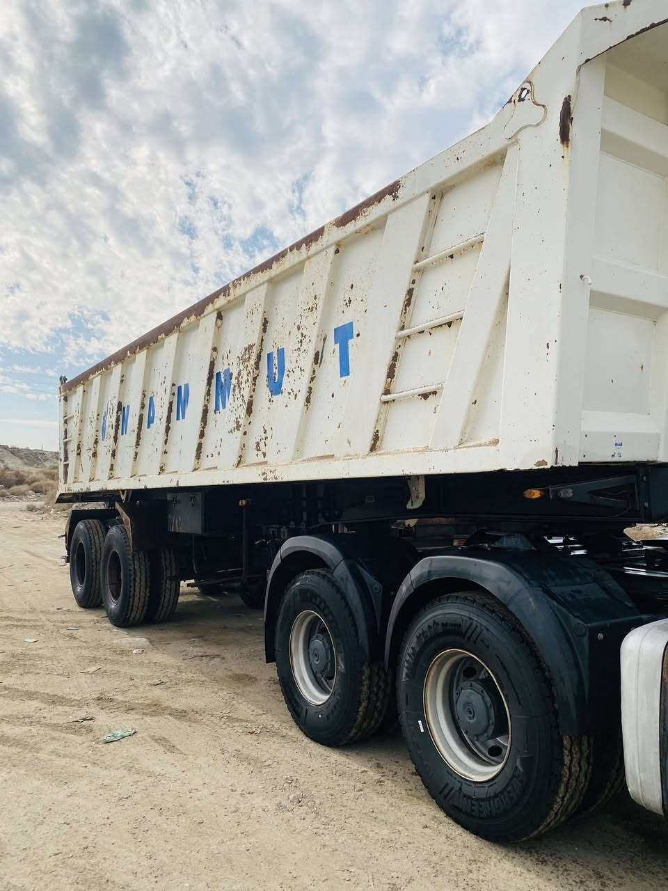 للبيع عربانه موديل 2016كفاله عامه تخم تاير سعرها ٢٣٠وبيها مجال مكاني اليوسفيه ***********
