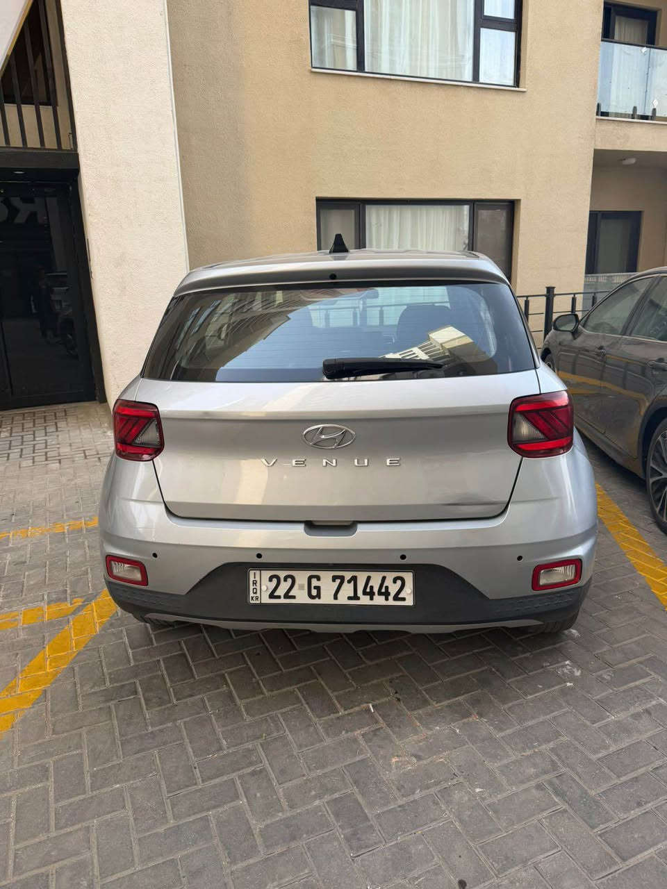 هيونداي ڤينو ٢٠٢١ السيارة ماشية ٤٠ الف 
نظيفة جداً 
مكينة ١٥٠٠ دبل نوزل 
كير اوتماتك حادثهه جاملغ امامي ايمن و بيهه صبغ بابين بنفس الجهة 
رقم اربيل باسمي سنوية 
شرط تحويل او وكالة 
السيارة رايدهه ب١١٥ و اني ماخذهه ب١٥٢ بس مستعجل علبيع 
***********
بغداد الكرخ
مراوس بجيتور هم يرهم بغداد, العراق
