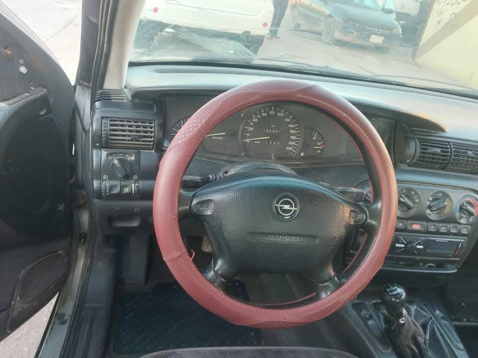 اوبل بزون 1994 كير عادي تدفئه تبريد منضومه زنون رهيبه رقم بغداد دولي مشروع وطني  محرك 20 اربعه سلندر شرط محرك كير بدون خياس بدون صبغ بدون حادث مراوس حسب القناعه المكان سامراء رقمي ***********
