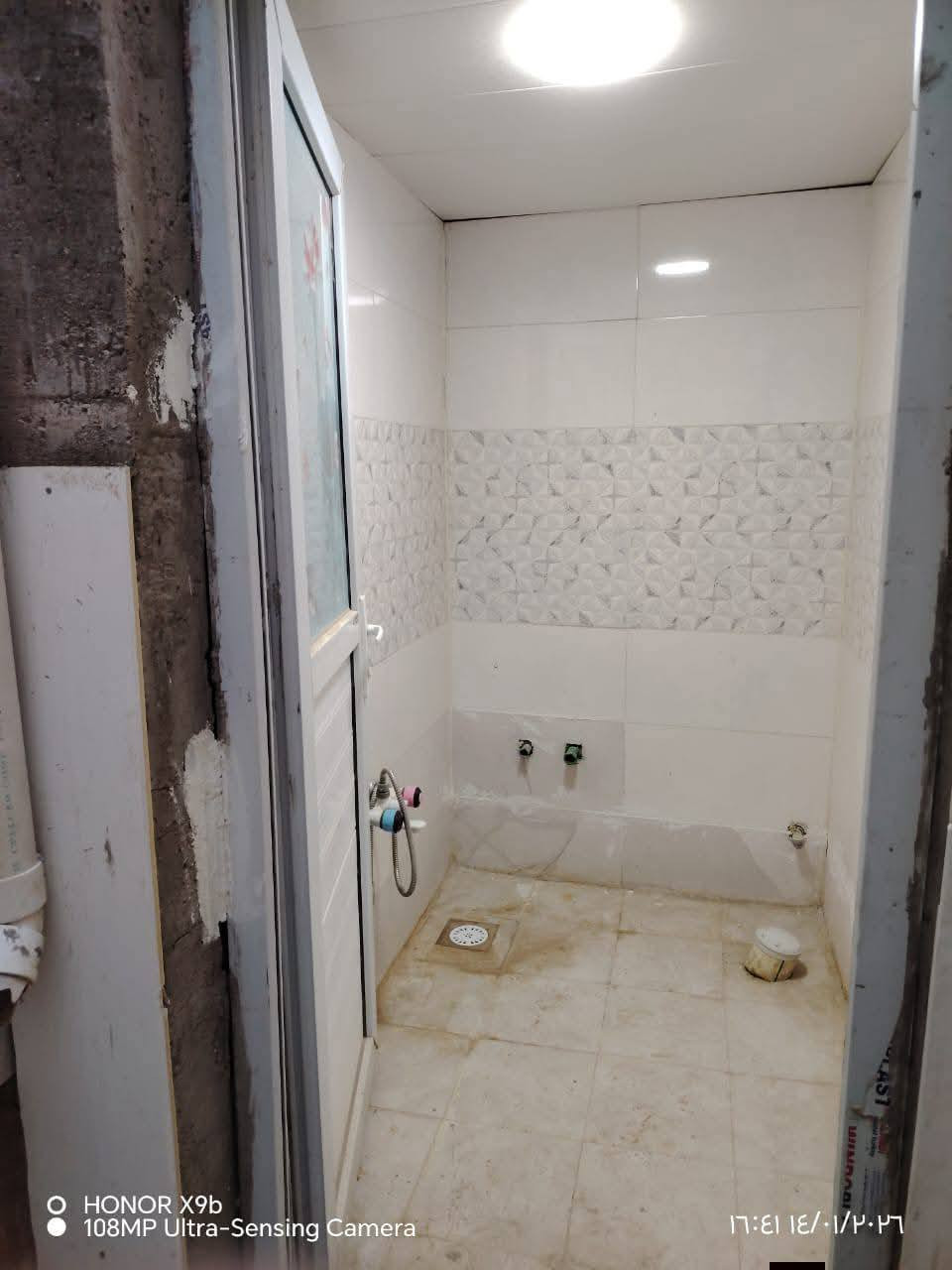 بيت للبيع مساحته 50 متر في حي ميسان منطقة الشيوخ غرفة نوم وصاله ومطبخ وحمام داخلي وحمام خارجي وساحه بيت البيت نظيف سيراميك ارضيات بورسلين وسقوف ثانوية وتانكي وخط مولدة ،،،
سعره 14 مليون 

للاستفسار الاتصال بالرقم ***********

مامتواجد على الفيس اتصل عليه لو تعال للمكتب
