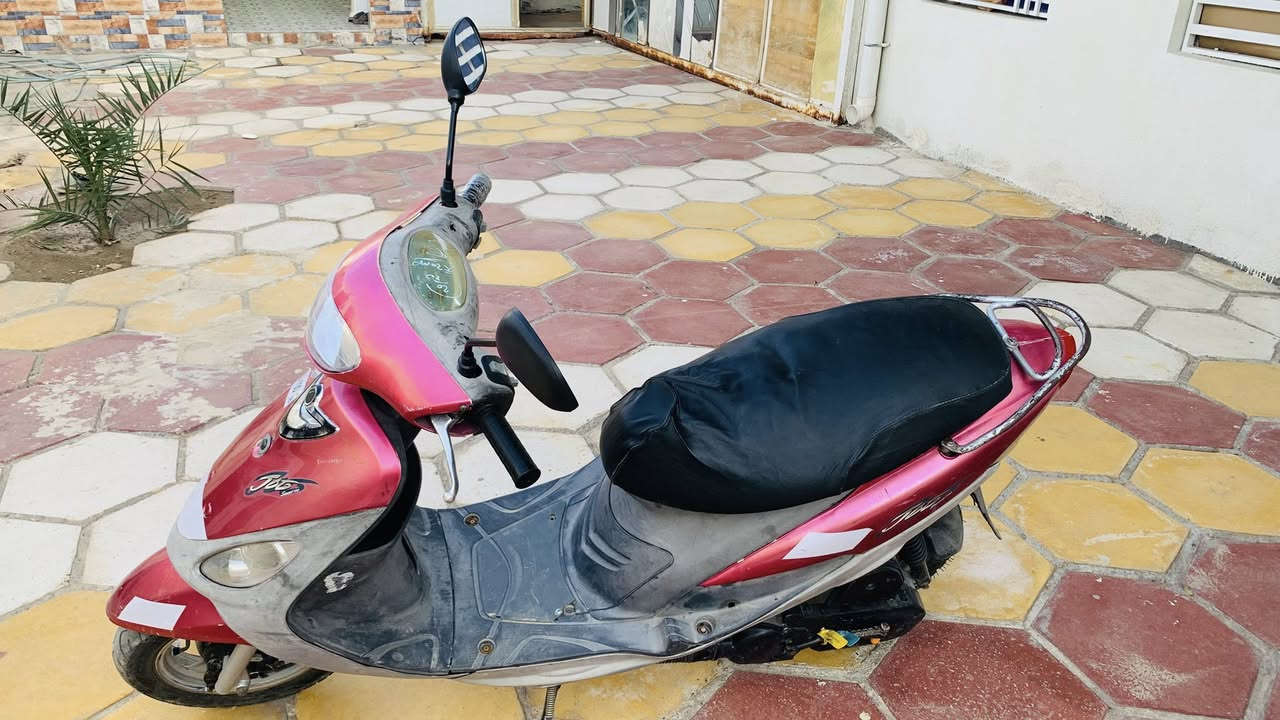 السلام عليكم دراجه ماكس منغولي 50 كلشي شغال سلف هندر مكينه ناعمه هندر واحد الصبح لايت زنون باتري جديد سلف جديد شغال تاير خلفي جديد مكاني ناصريه مركز سعر انتصل و تدلل ***********
