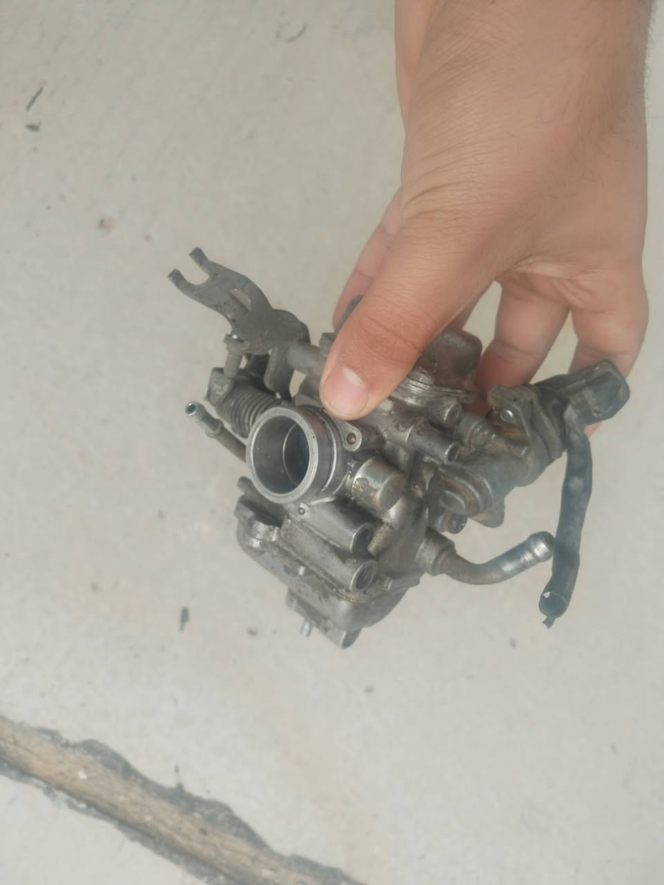 سلام عليكم كابريتر بوليس مال تفصيخ شغال كلشي مابي البيع قيم واخذ مكاني بغداد الشعب ***********
